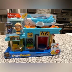 Fischer-Price Little People Adventures Airport Playset